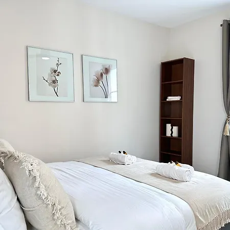1561 - Family In Olympic Games 2024 Apartment Paris